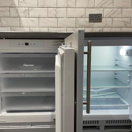 Large 1 Bedroom Flat With Private Parking 플리머스 외부 사진