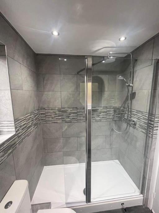 Large 1 Bedroom Flat With Private Parking 플리머스 외부 사진