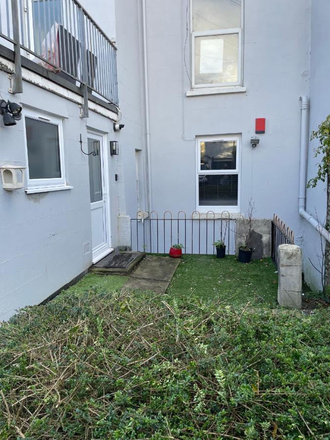 Large 1 Bedroom Flat With Private Parking 플리머스 외부 사진